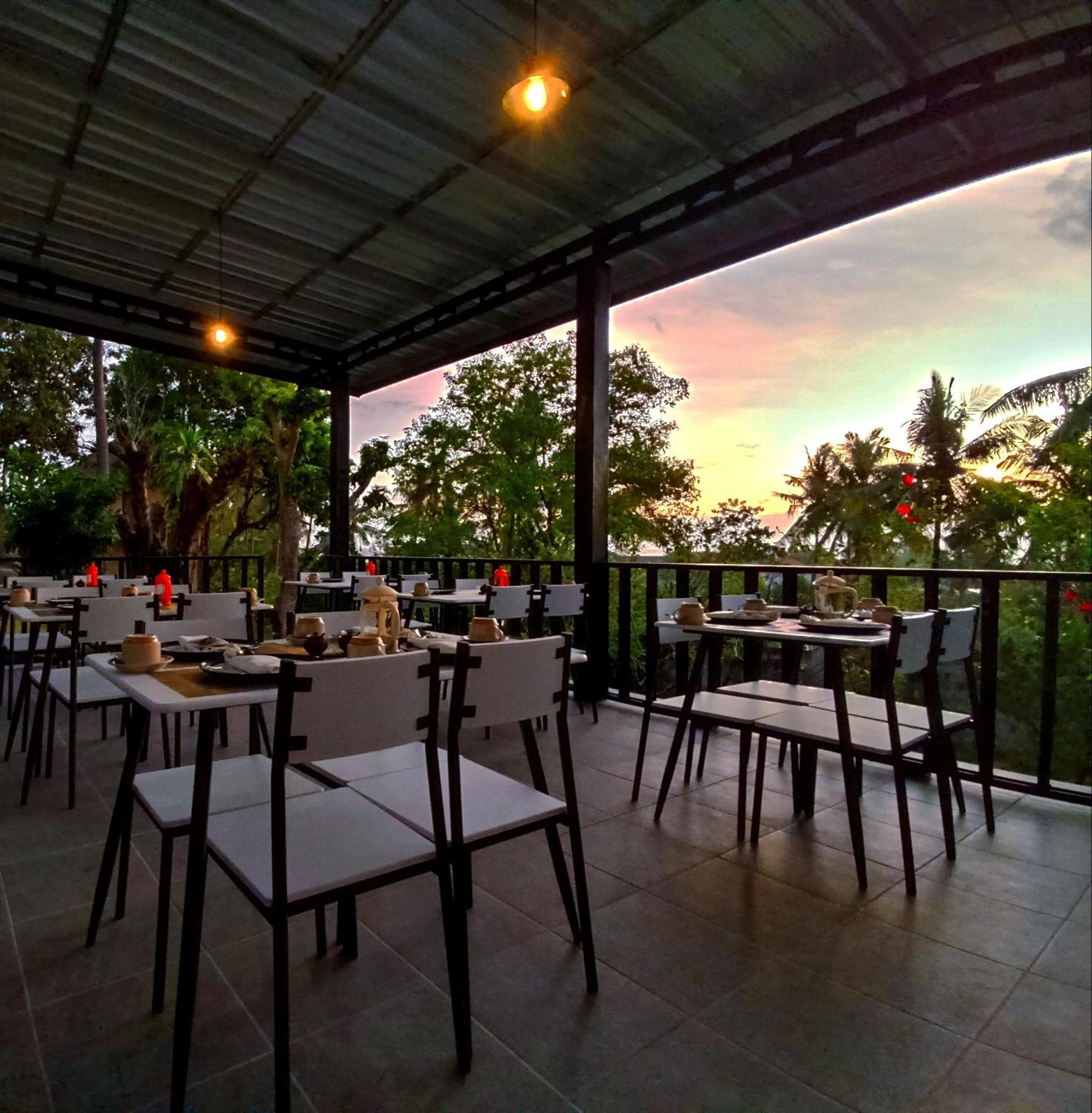 Melasa House Senggigi Extérieur photo
