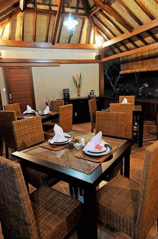 Melasa House Senggigi Extérieur photo